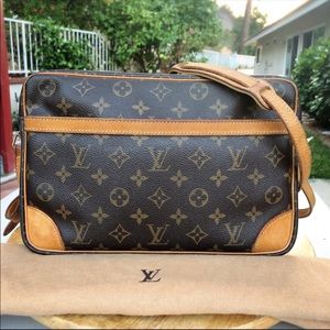 Louis Vuitton Trocadero 30 Monogram Crossbody